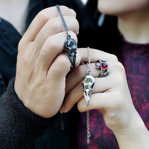 Coeur Crane Pendant
