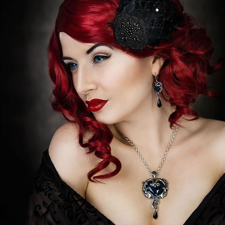 Affaire Du Coeur Jewelry Set